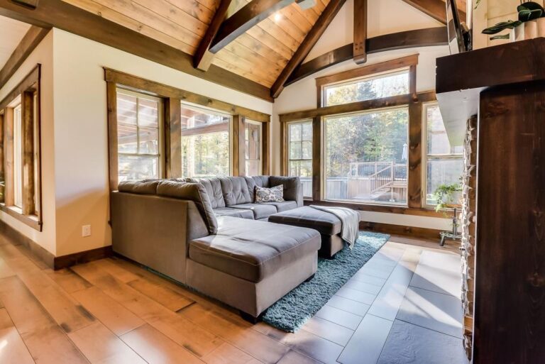 Maison de rêve construite en 2019 à L'AngeGardien en Outaouais Joli