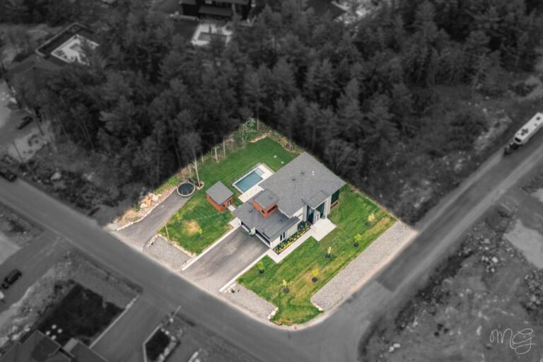 Spectaculaire propriété construite en 2022 à Mirabel Joli Joli Design