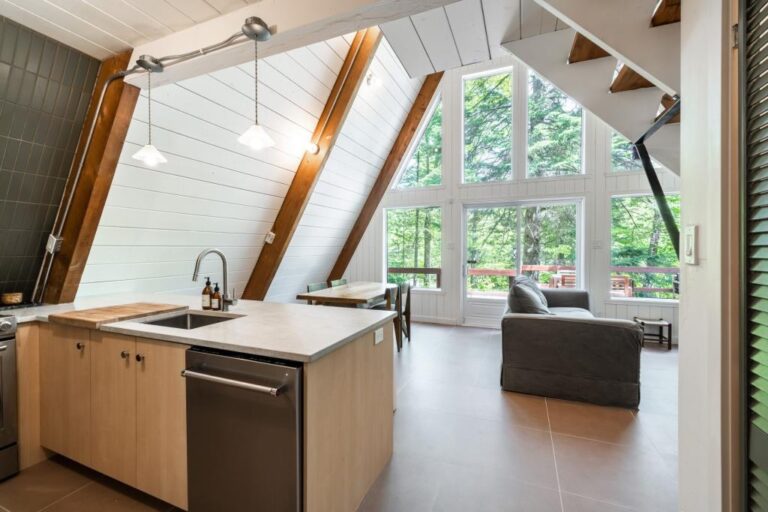 Charmant chalet à louer à MorinHeights dans les Laurentides Joli