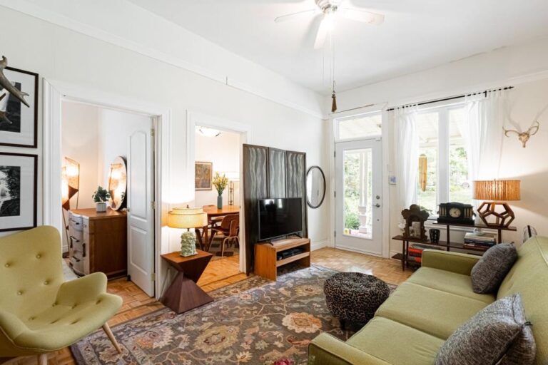 Charmante maison centenaire à SainteAnnedeBellevue Joli Joli Design