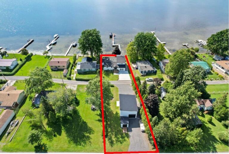 Propriété entièrement rénovée au bord de l'eau à SaintAnicet en