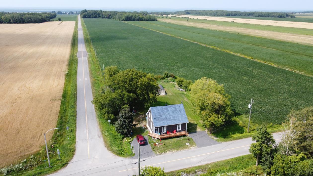 Charmante maison à SaintPierrelesBecquets dans le CentreduQuébec